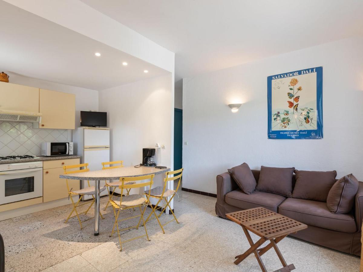 Flat In A Beautiful Building With Pool Apartment เมซ ภายนอก รูปภาพ